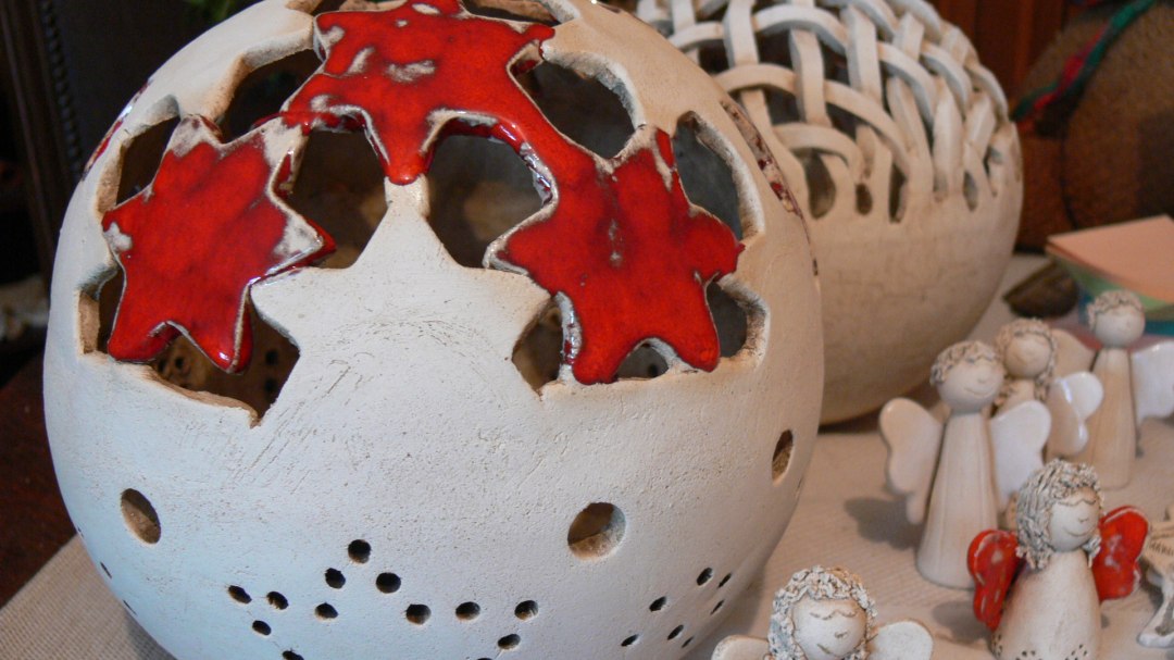 Keramik-Leuchtkugeln, © Rosentau-Keramik/Rehfeld