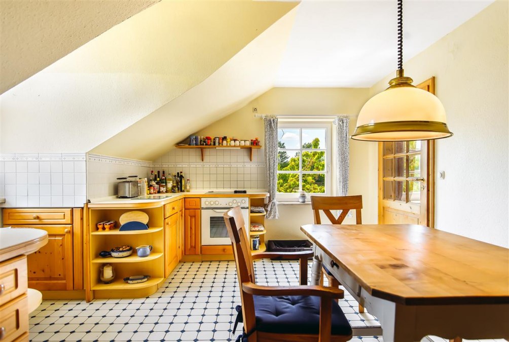 Lichte keuken en eethoek, © Bombis Lichte keuken en eethoek, © Bombis