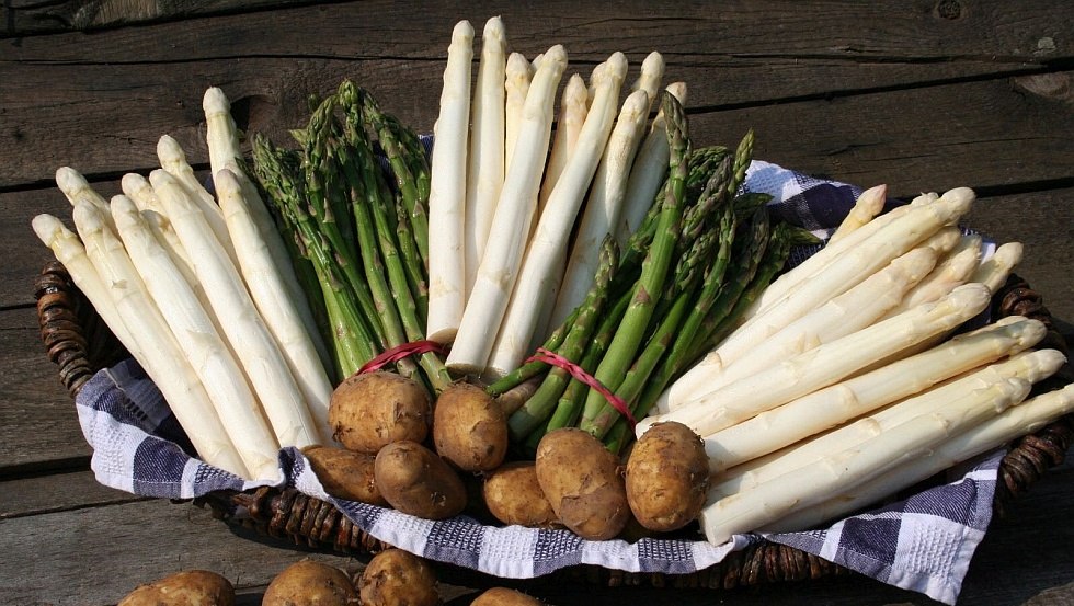 We bieden seizoensgebonden zelfgekweekte en vers geoogste bacon., © SaBö-Hof We bieden seizoensgebonden zelfgekweekte en vers geoogste bacon., © SaBö-Hof