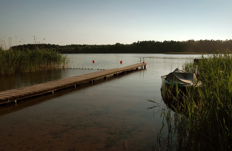 Der Leppinsee lädt zum Baden, Paddeln und zu anderen Aktivitäten ein. Kanus und Fahrräder können vor Ort gemietet werden., © Haveltourist Der Leppinsee lädt zum Baden, Paddeln und zu anderen Aktivitäten ein. Kanus und Fahrräder können vor Ort gemietet werden., © Haveltourist