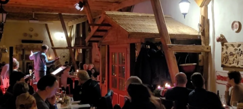 Auf Zoltans Hof, &copy; Zoltan Szekely