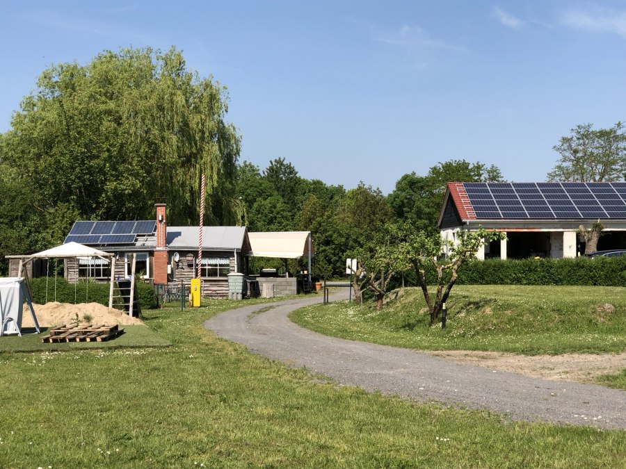 Blick vom Platz auf den Imbiss, © SG