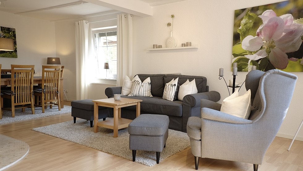 Wohnzimmer Landhaus Apfelbl&uuml;te // &copy; Familie Hoffmann