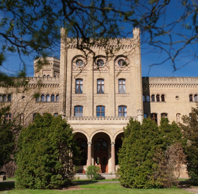 &copy; Schloss Neetzow