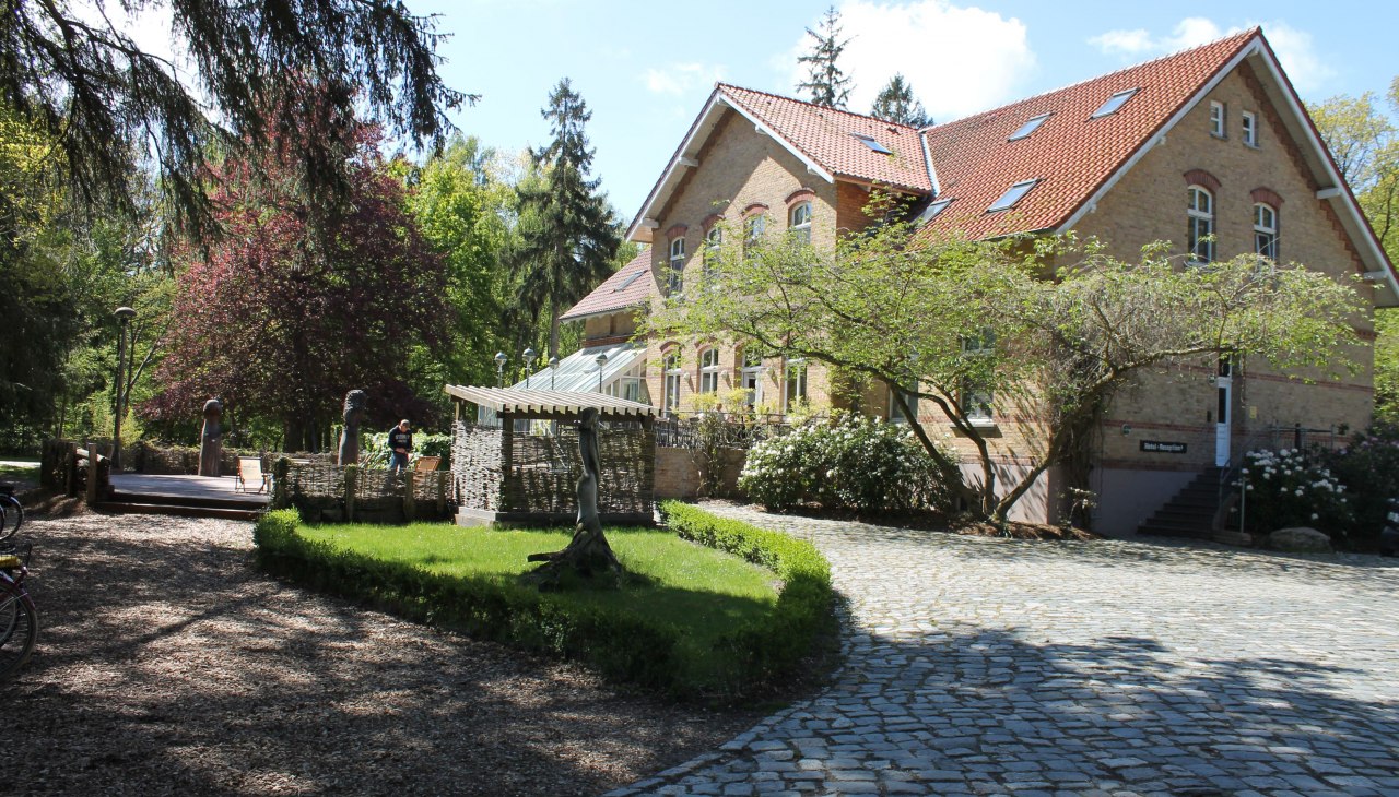 Hotelansicht, &copy; Schl&ouml;sschen Sundische Wiese