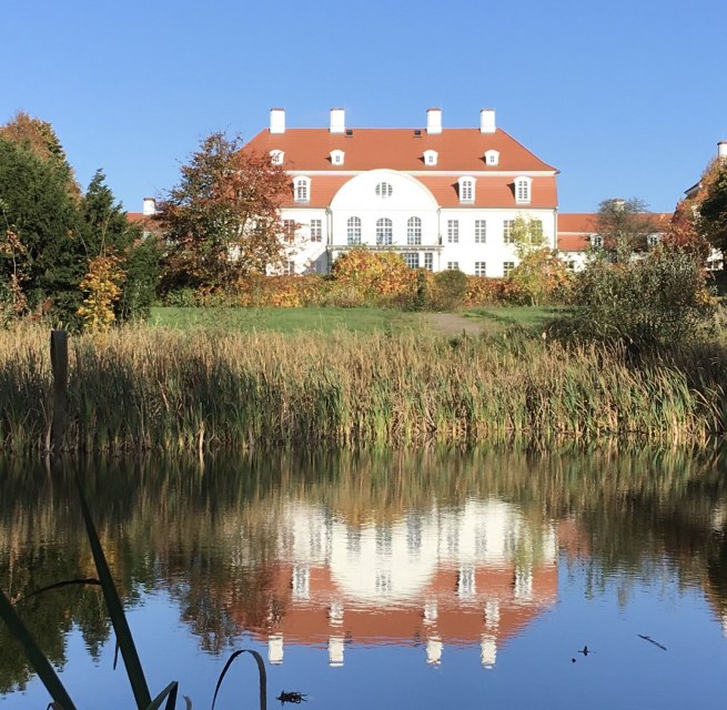 Schlo&szlig; Vietgest von der Seeseite // &copy; Schlo&szlig; Vietgest