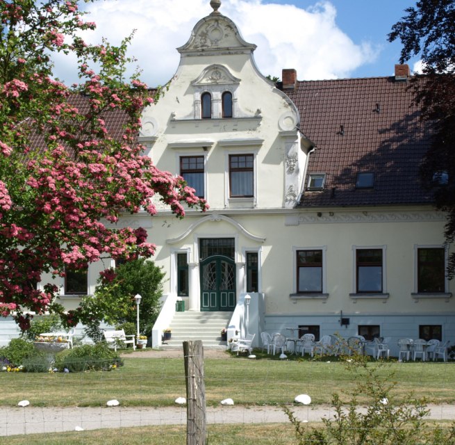Gutshaus Neu Wendorf // &copy; Hans-Hellmuth Eben