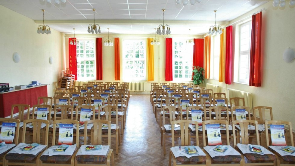 Perfekt f&uuml;r Musikgruppen und Ch&ouml;re: Ein gro&szlig;er Saal und drei Prober&auml;ume mit je einem Stand-Digital-Piano, &copy; DJH MV / Danny Gohlk