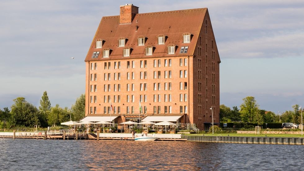 Hotel in Panoramalage mit eigenem Bootssteg, © Hotel Speicher am Ziegelsee Hotel in Panoramalage mit eigenem Bootssteg, © Hotel Speicher am Ziegelsee