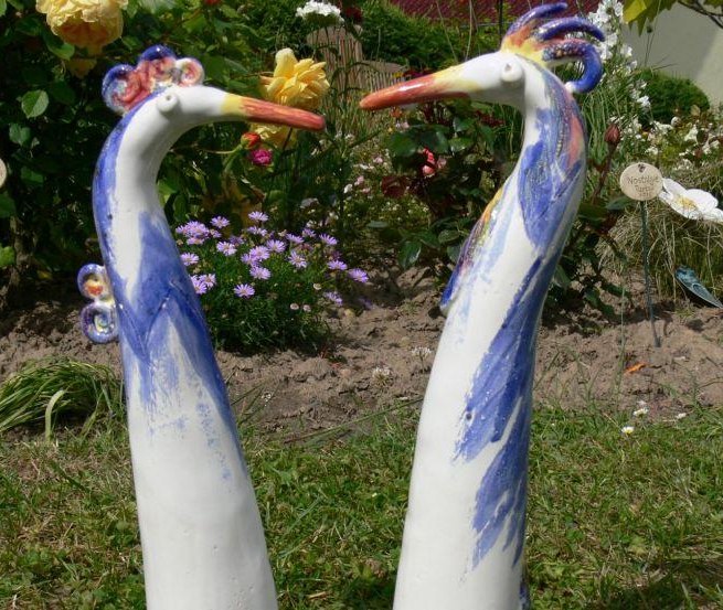 Keramik-Kraniche im Rosengarten, &copy; Rosentau-Keramik/Rehfeld