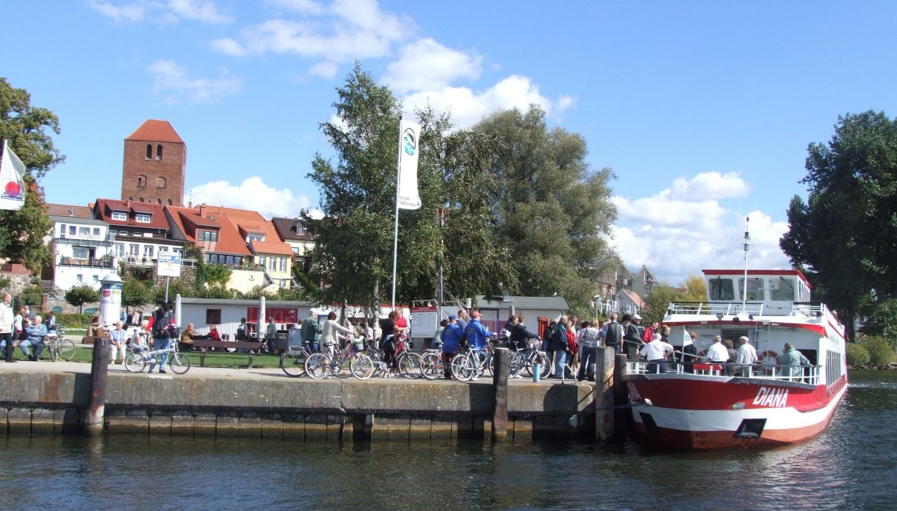 Fähre Diana an der Steinmole, © Weisse Flotte Müritz