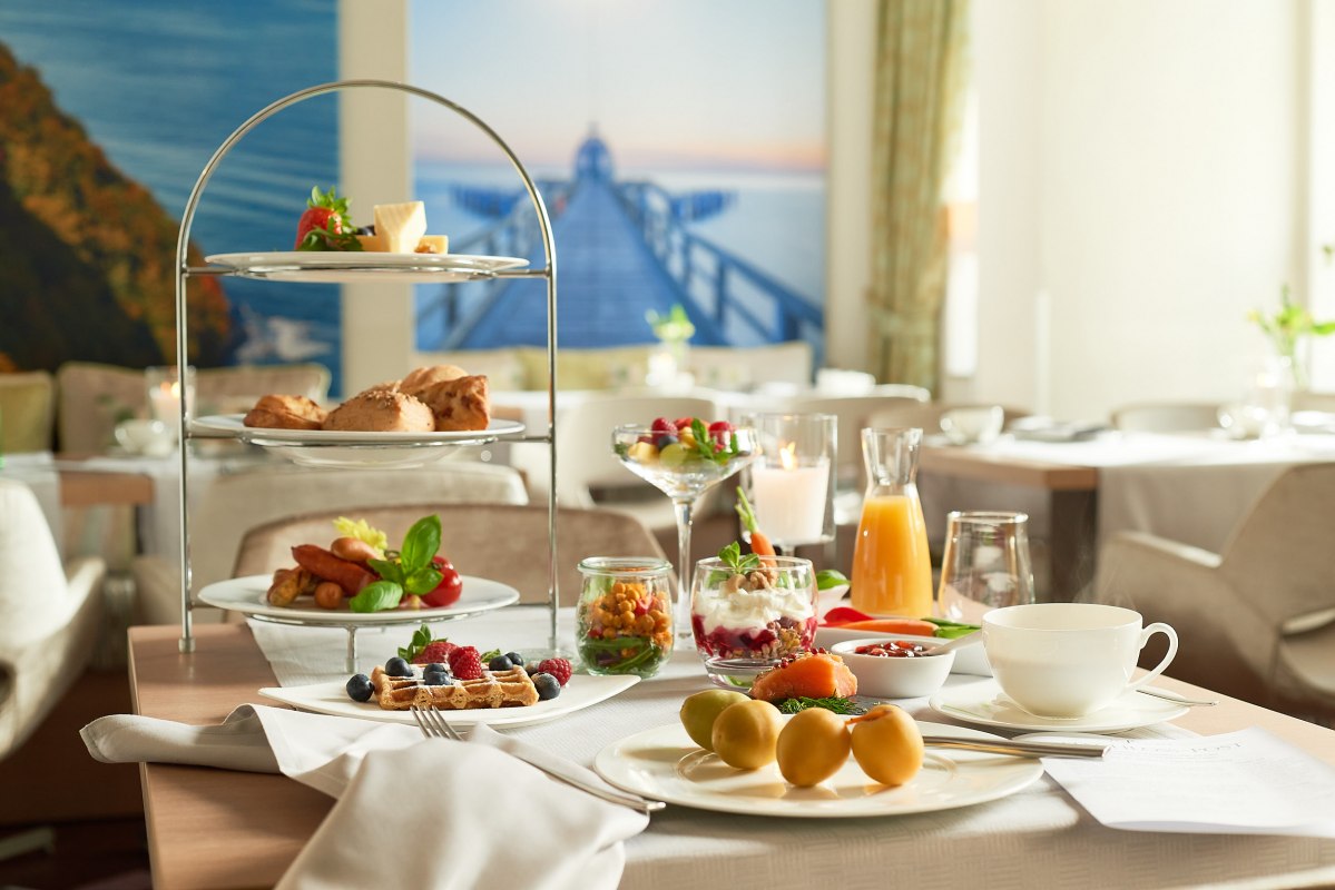 Ontbijt in Seeschloss Sellin // &copy; GbR Burwitz Pocha