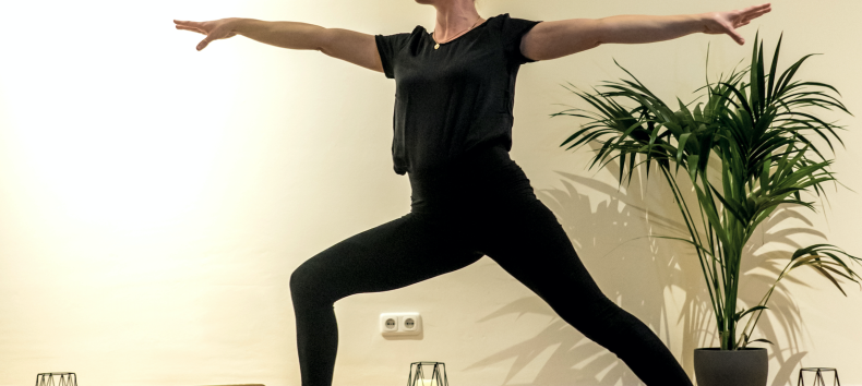 Tina @ MOVA PLACE - Yoga & Co. Studio, © Lennart Zech