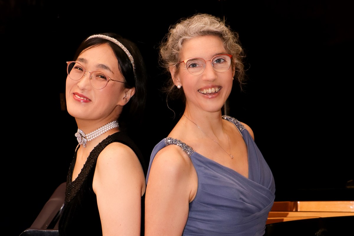 zwei festlich gekleidete Frauen: Hisae Otsuka-Stroh und Dagmar Barth-Weingarten // © Nadine Zirbes zwei festlich gekleidete Frauen: Hisae Otsuka-Stroh und Dagmar Barth-Weingarten // © Nadine Zirbes