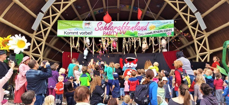 &copy; schlaraffenlandparty2.jpg