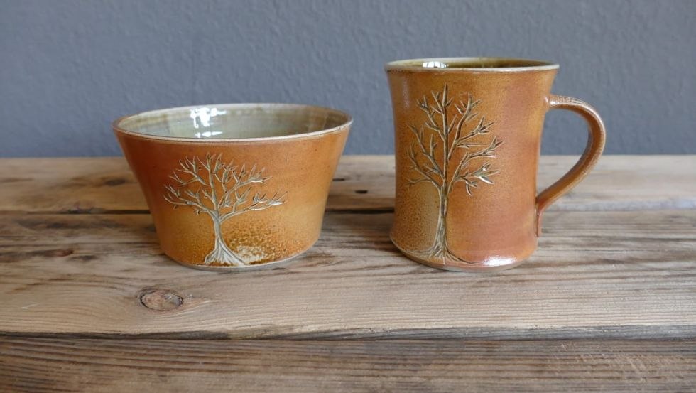Set aus Tasse und Schale mit Baumdekor (Salzbrand) // &copy; Judith Renz