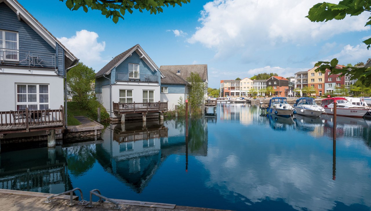 Ferienhäuser am Wasser, © Precise Resort Marina Wolfsbruch Ferienhäuser am Wasser, © Precise Resort Marina Wolfsbruch