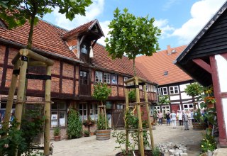 F&uuml;hrungen auf historischen Innenh&ouml;fe in Loitz // &copy; Karin Heymann