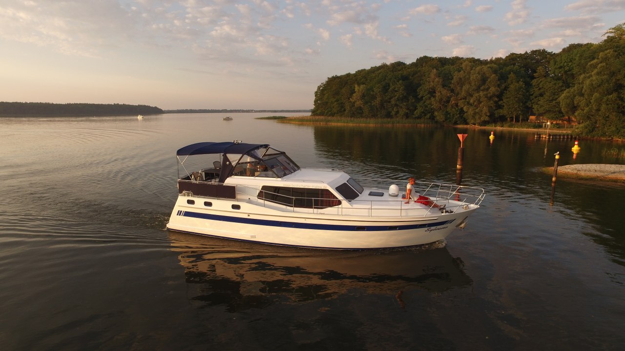 &copy; Bootscharter Malow