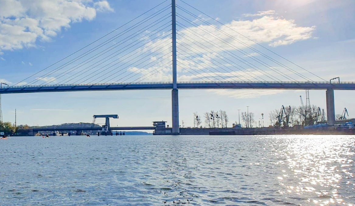 Rügenbrücke vom Wasser, © TZ HST