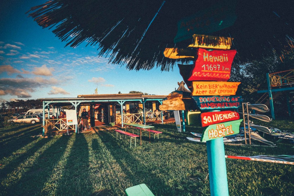 Watersportcentrum bij Surfhostel Ummanz, © ummaii.de Watersportcentrum bij Surfhostel Ummanz, © ummaii.de