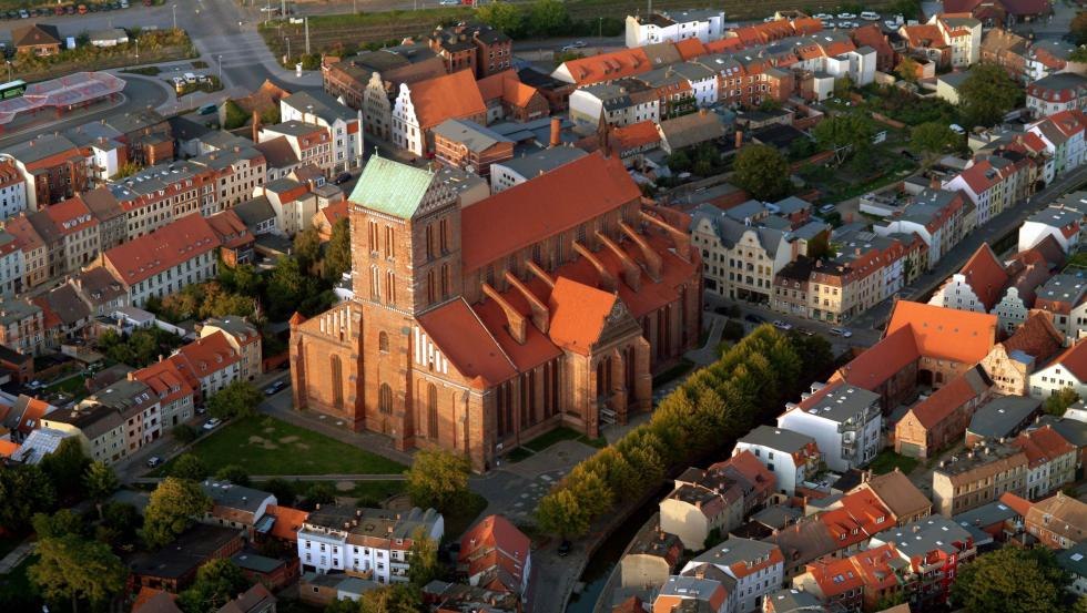 Luftansicht St. Nikolai Kirche // &copy; Volster & Presse Hansestadt Wismar