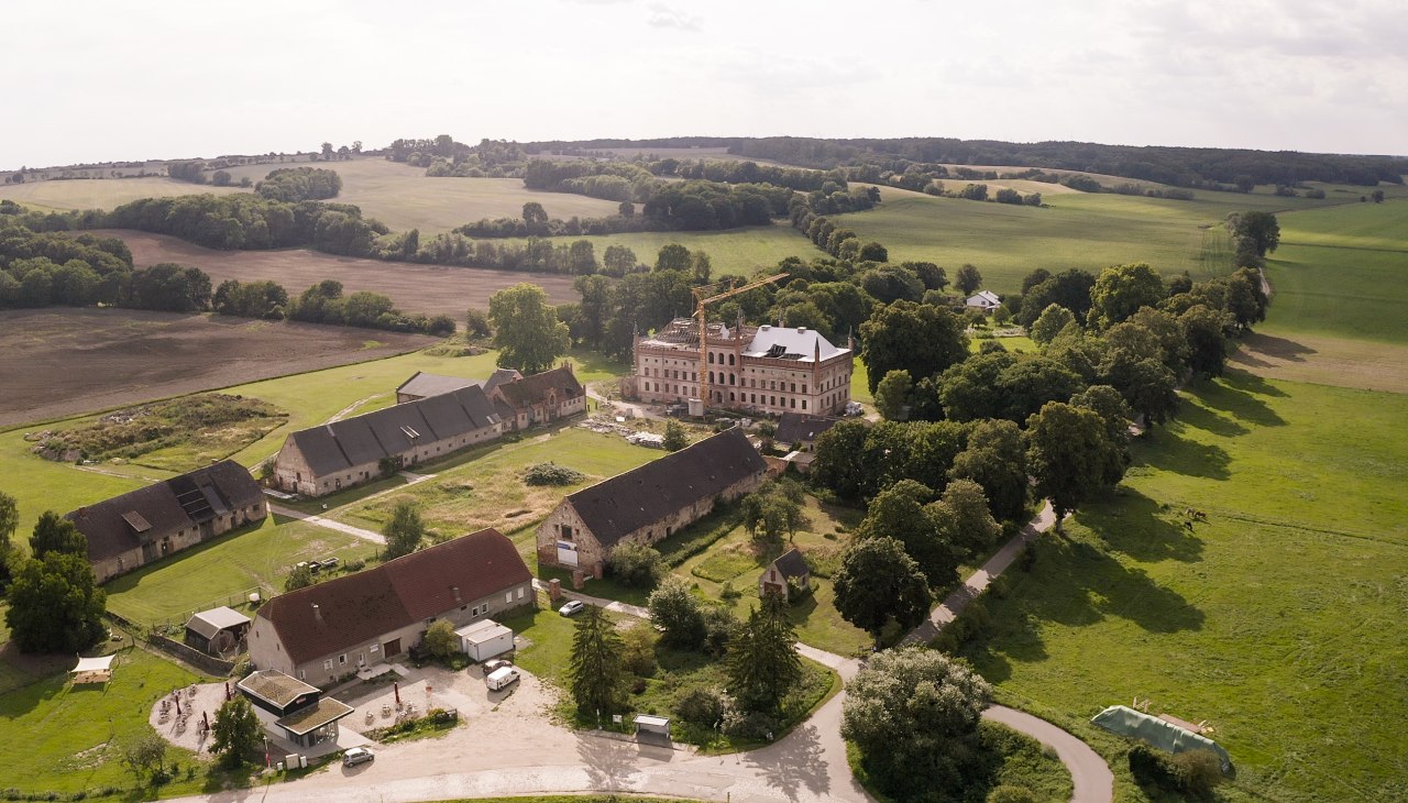 Schloss, Gutshof und Park Broock, © Schloss Broock GmbH & Co. KG / Jan Fischer Schloss, Gutshof und Park Broock, © Schloss Broock GmbH & Co. KG / Jan Fischer