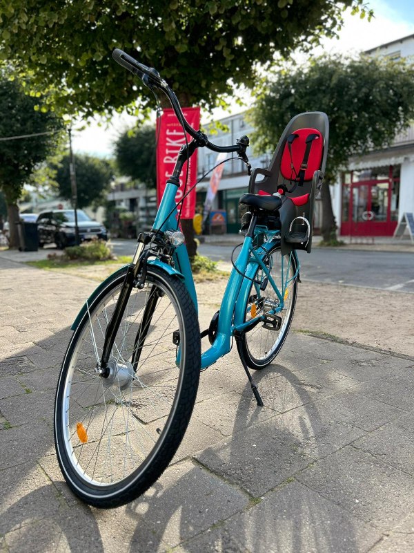 Unser Fahrradangebot Citybikes und  Tourer, E-Bikes und Kinderr&auml;der, Bollerwagen und Hundeanh&auml;nger // &copy; K&K Service GmbH/Kim David