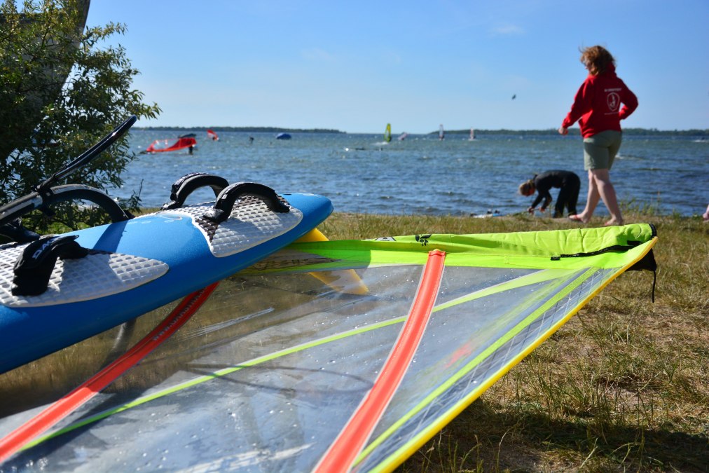 Surfbrett am Strand, © Jennifer Neumann Surfbrett am Strand, © Jennifer Neumann