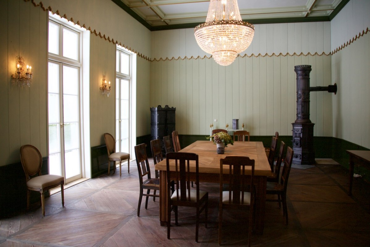 Festsaal im Gutshaus Below // © DOMUSImages Festsaal im Gutshaus Below // © DOMUSImages
