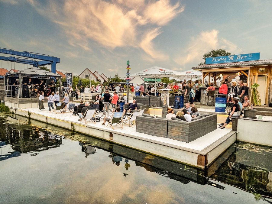 Pirates Bar im Hafendoref Müritz, © Kuhnle-Tours Pirates Bar im Hafendoref Müritz, © Kuhnle-Tours