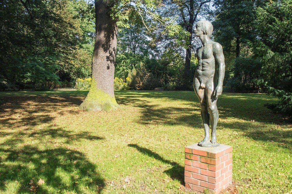 Bronzener Junge (Skulptur des Bildhauers Horst Br&uuml;hmann), &copy; Frank Burger