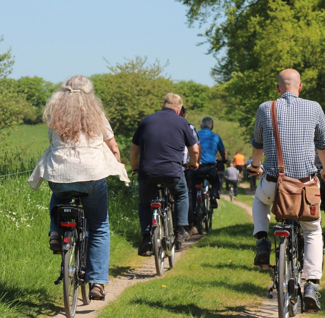 Radtour auf naturbelassenen Wegen // &copy; Biosph&auml;renreservatsverwaltung