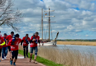Frische Heringe und viele regionale Händler auf dem Vorpommern-Fischmarkt. // © G. Koch Frische Heringe und viele regionale Händler auf dem Vorpommern-Fischmarkt. // © G. Koch