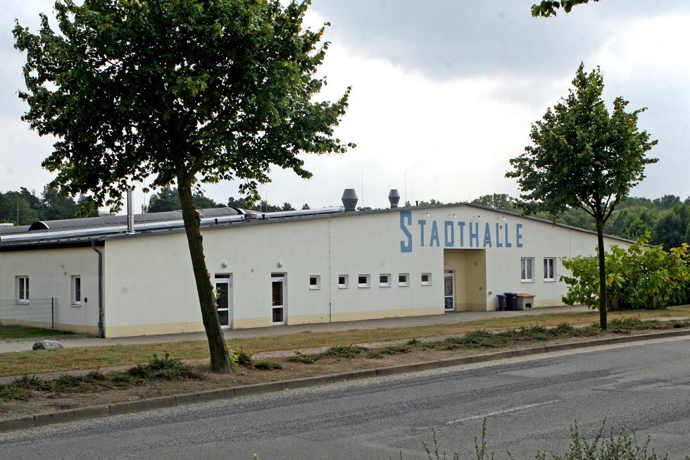 Au&szlig;enansicht der Stadthalle // &copy; Sabrina Wittkopf-Schade