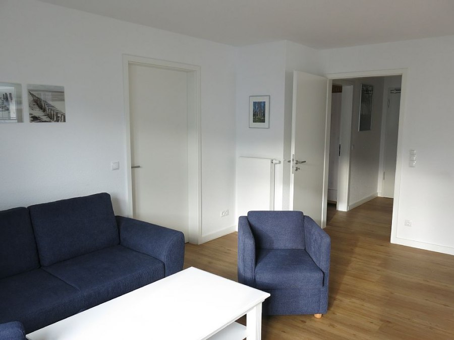 Das Wohnzimmer der Ferienwohnung Schwalbennest in Juliusruh, © Cordula Schubert