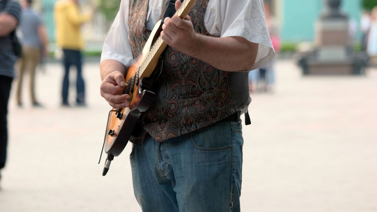 HH Vikings &ndash; Der Klang des Nordens | Restaurant | Cafe | Bar Ginger // &copy; stockfilmstudio from Envato