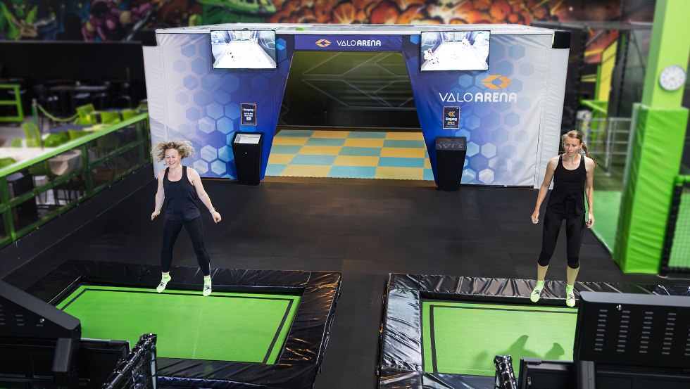 Die ValoArena ist ein interaktiver Spielbereich, in dem die Bewegungen des K&ouml;rpers zum Teil des Spiels werden. // &copy; Level Up One GmbH