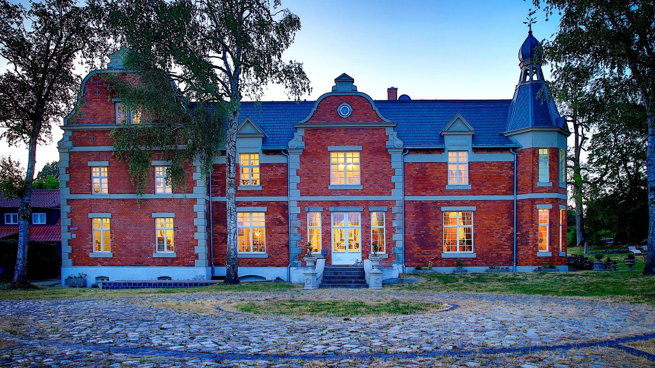 Herrenhaus Brookhusen im Abendlicht // &copy; Herrenhaus Brookhusen / T. Paulus