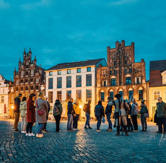 Nachtwächterführung durch Greifswald // © Wally Pruß Nachtwächterführung durch Greifswald // © Wally Pruß