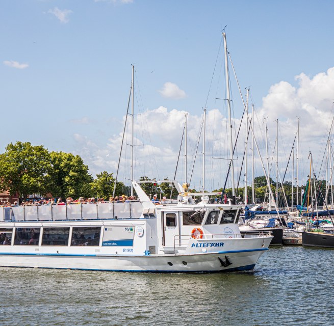 Oplev Hansebyen Stralsund fra vandet // &copy; Wei&szlig;e Flotte GmbH