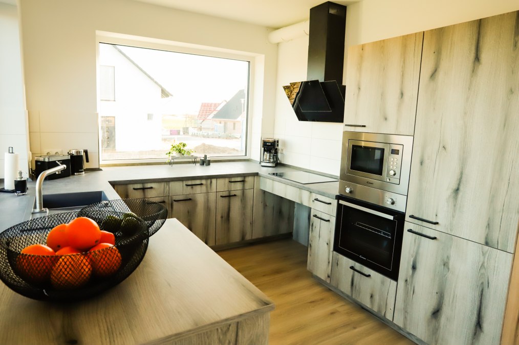 Küche mit unterfahrbarem Herd, © E. Gazioch Küche mit unterfahrbarem Herd, © E. Gazioch