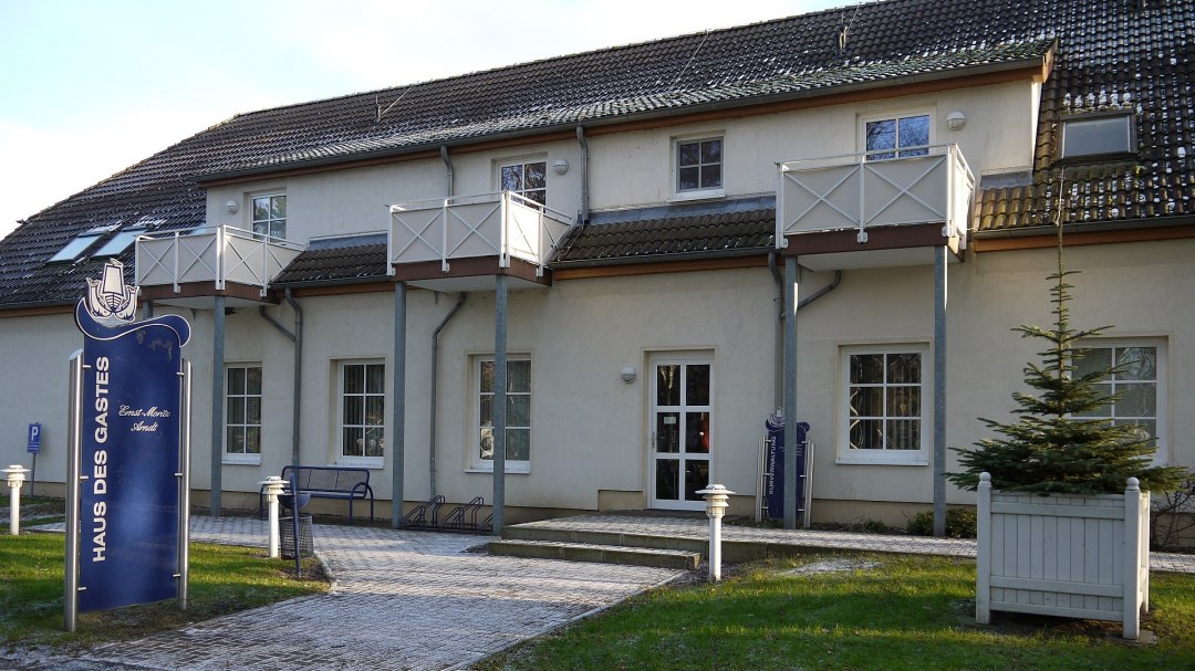 Die Kurverwaltung mit der Touristinformation im Haus des Gastes, &copy; TMV