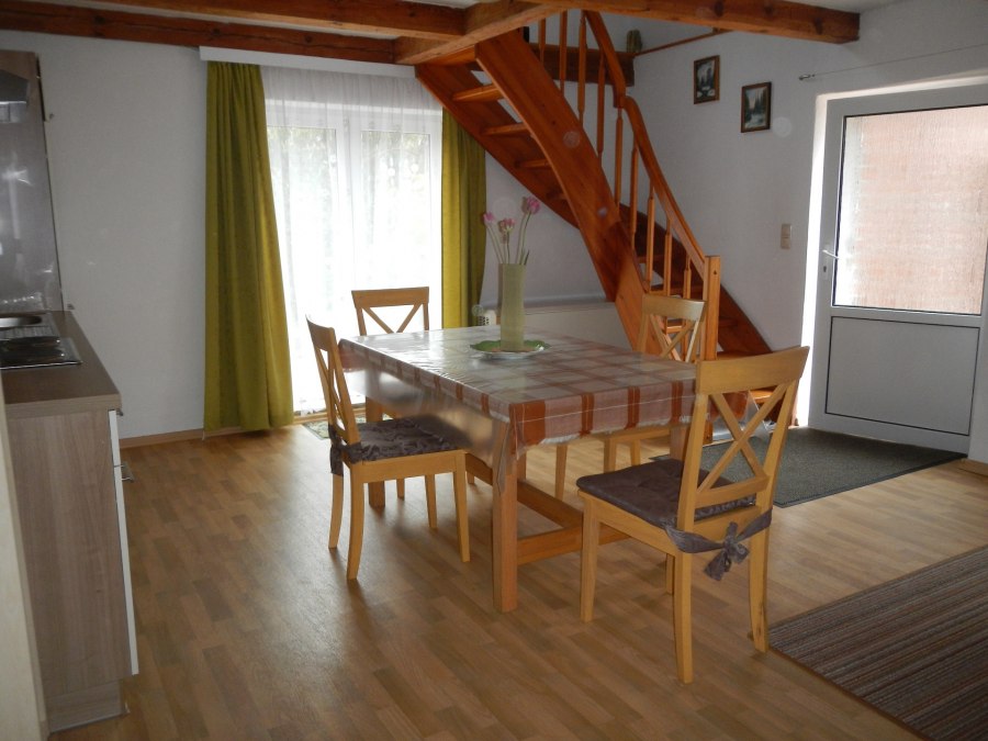 Über eine Treppe gelangen Sie zum Schlafzimmer und in das Badezimmer mit Dusche., © Roland Kietzmann Über eine Treppe gelangen Sie zum Schlafzimmer und in das Badezimmer mit Dusche., © Roland Kietzmann