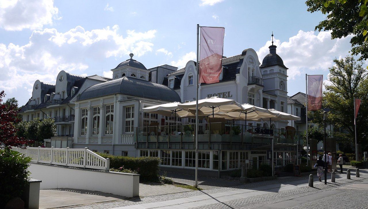 Nur wenige Meter von der Ostsee entfernt - das Hotel Vier Jahreszeiten, &copy; TMV