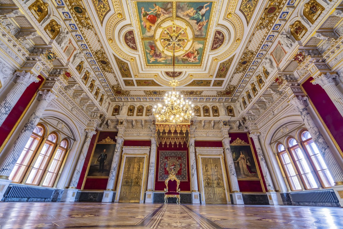 Troonzaal in kasteel Schwerin // © SSGK MV / Timm Allrich Troonzaal in kasteel Schwerin // © SSGK MV / Timm Allrich