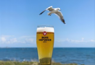 Frühschoppen am Strelasund, © mmf Parow - mit KI erstellt Frühschoppen am Strelasund, © mmf Parow - mit KI erstellt