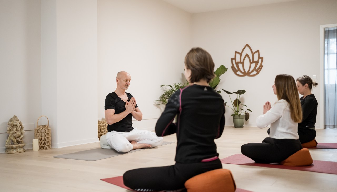 YOGAmar_Fastenreise_R&uuml;gen_Yoga, &copy; Josy Schreier Fotografie