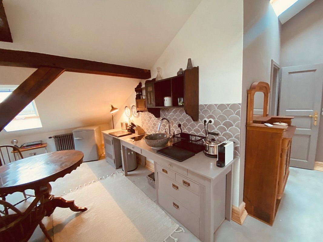 Kleine K&uuml;che im Appartement Delphi // &copy; Gutshaus Klein Kussewitz