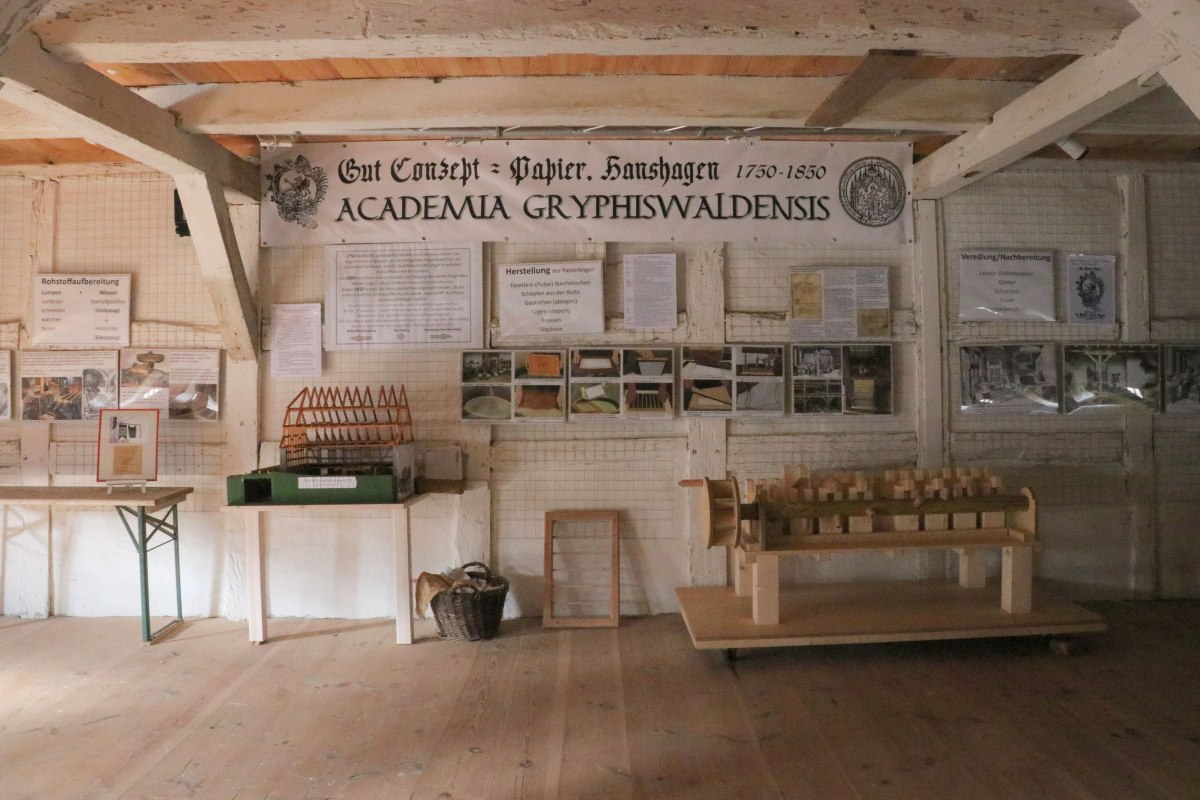 "100 Jahre Papiermühle Hanshagen" // © Oskar Gladis, Verein Wassermühle Hanshagen e.V. "100 Jahre Papiermühle Hanshagen" // © Oskar Gladis, Verein Wassermühle Hanshagen e.V.